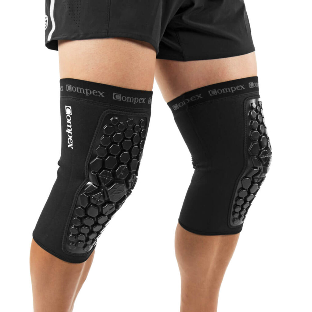 Compex Defender Knee – מגן ברך להגנה מירבית ולספיגת זעזועים